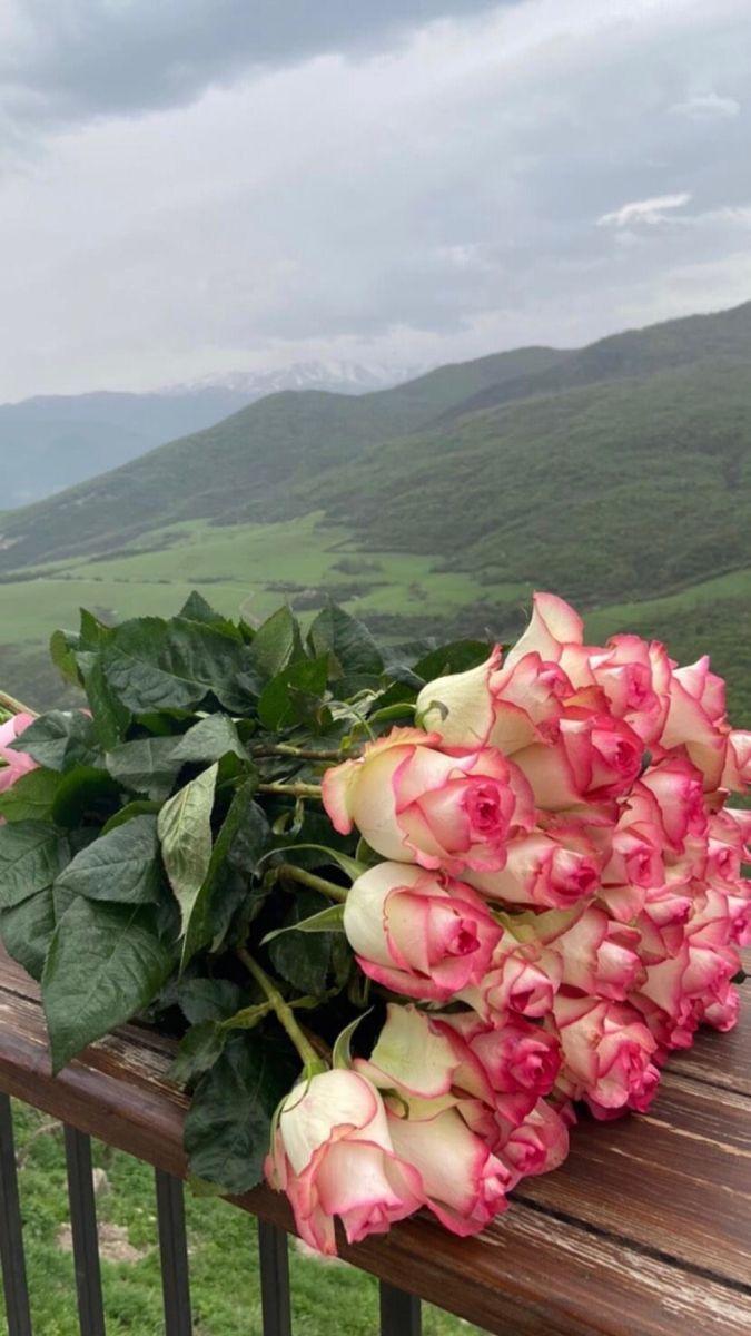 Corporate meeting room with carefully timed floral arrangements that maintain elegance throughout business hours